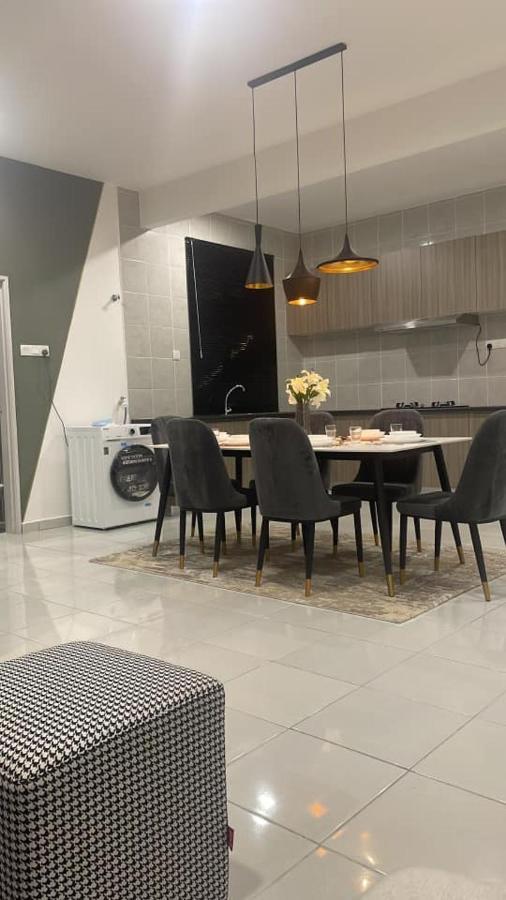 D'Rinie Sky Homestay Kajang Zewnętrze zdjęcie